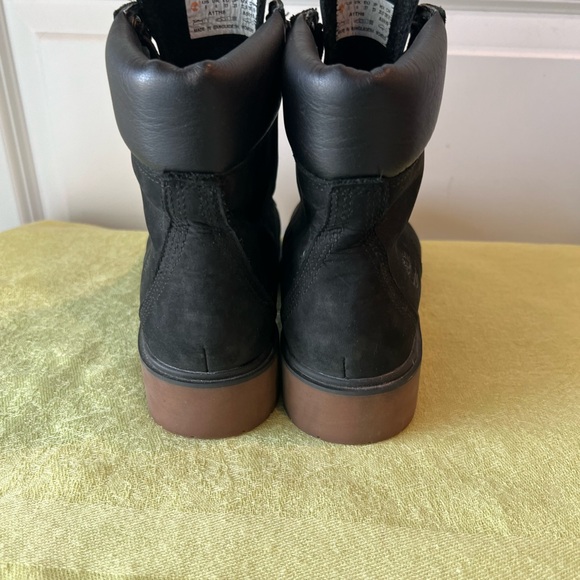 Timberland Women's Black Boots. Size 6 - Picture 7 of 13